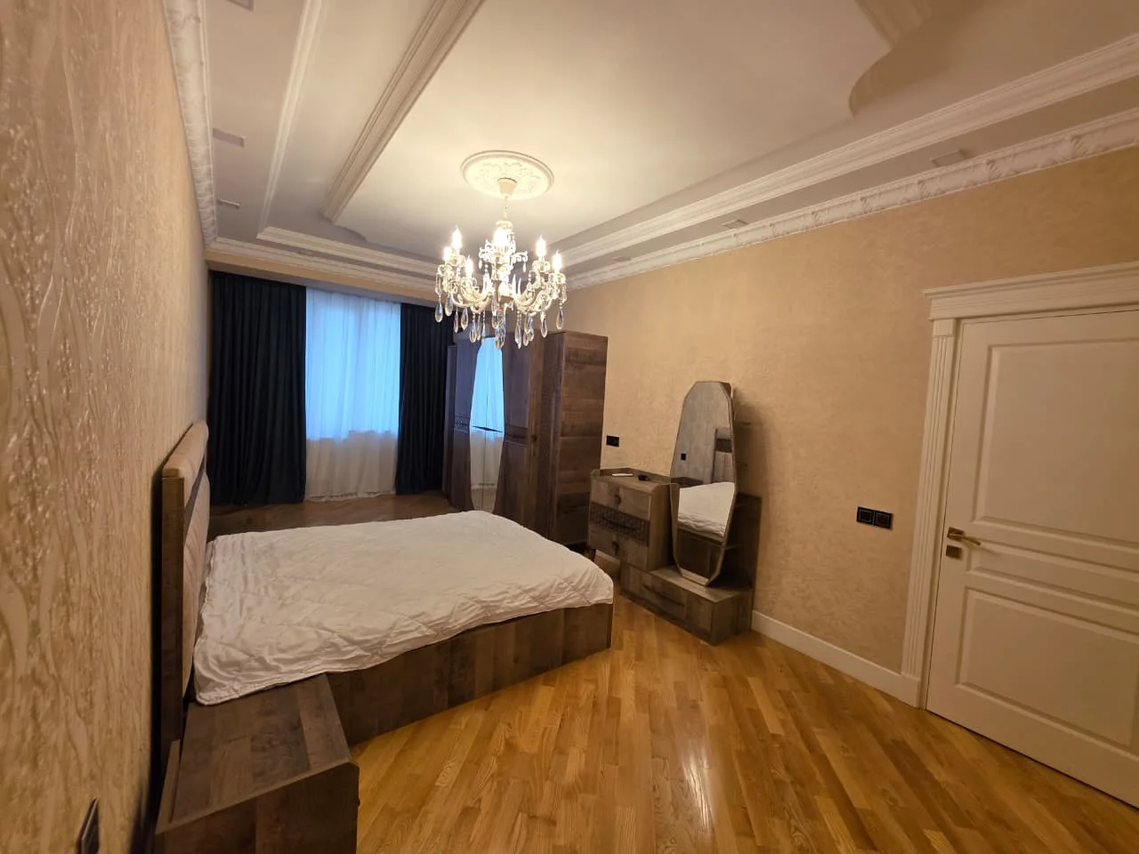 Kirayə 4 otaqlı Mənzil 142 m² Nəsimi r.