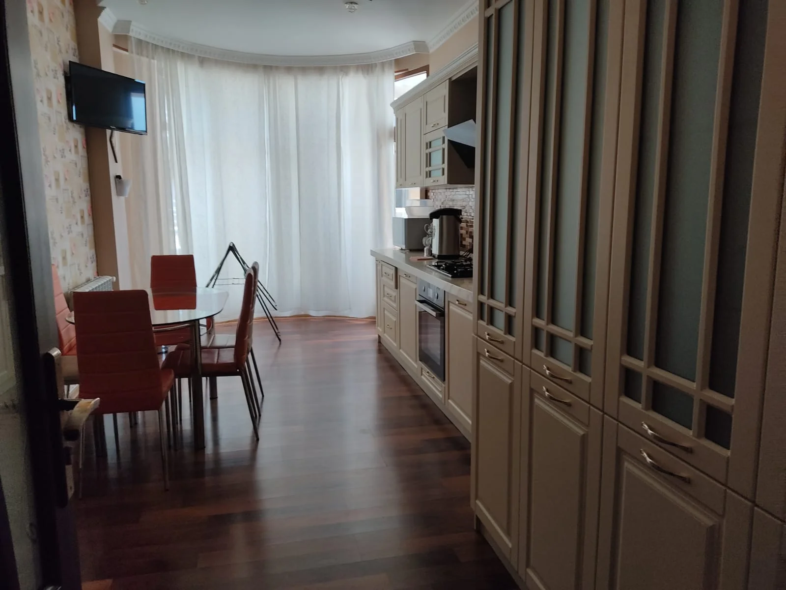 Kirayə 3 otaqlı Mənzil 120 m² Xətai r.