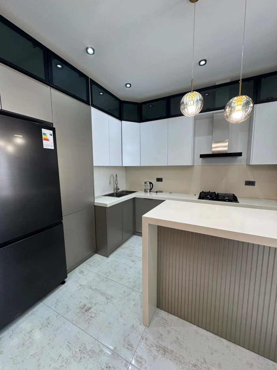 Kirayə 3 otaqlı Mənzil 110 m² Nərimanov r.