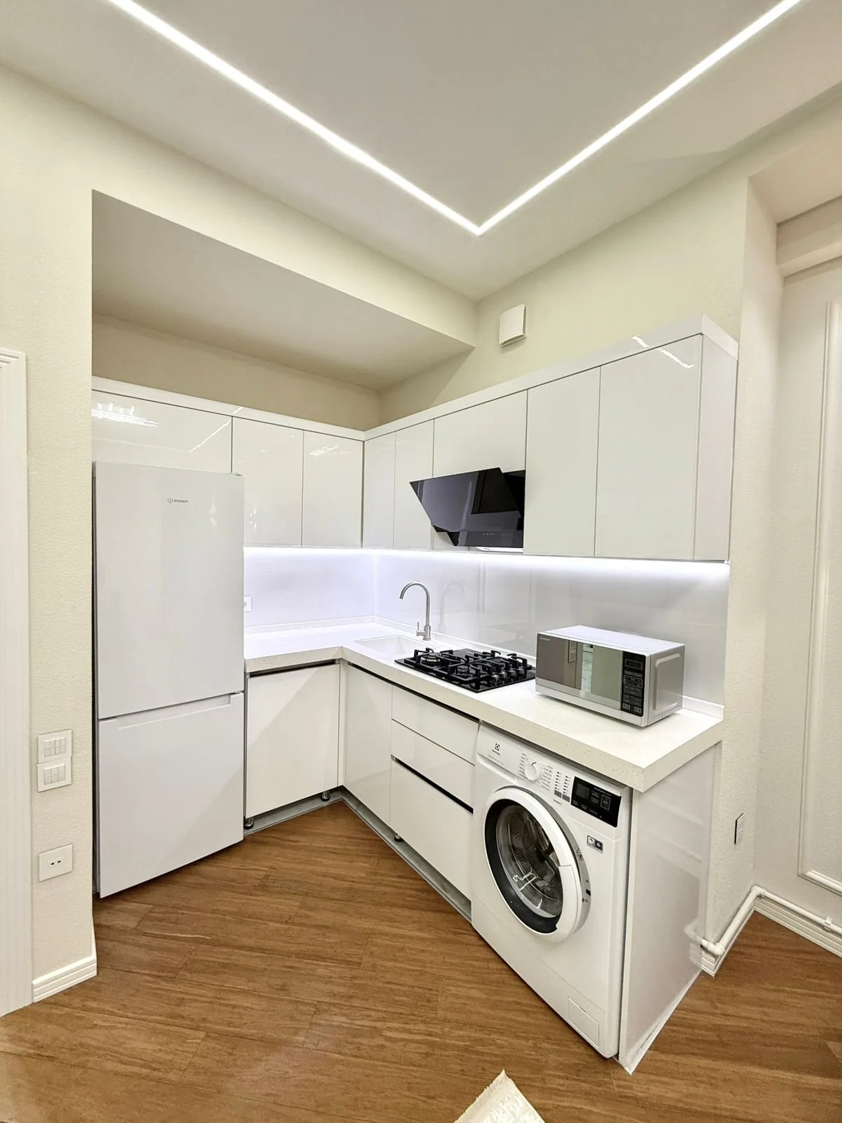 Kirayə 2 otaqlı Mənzil 75 m² Nərimanov r.