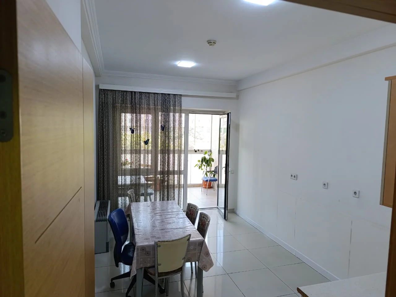 İcarəyə verilir 7 otaqlı ofis 301 m