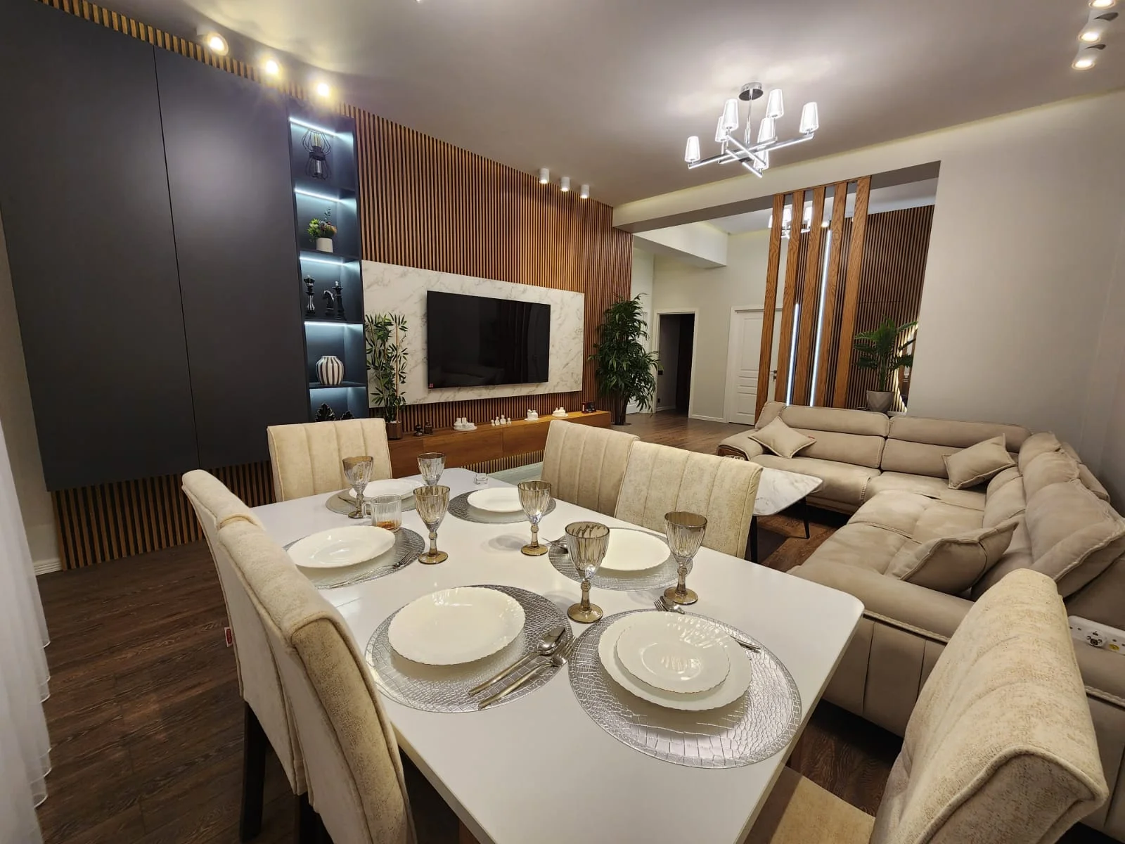 Kirayə 3 otaqlı Mənzil 145 m² Xətai r. Ağ şəhər q. – şəkil 1