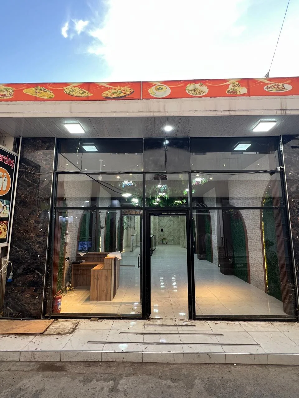 Kirayə Obyekt 105 m² Xətai r.