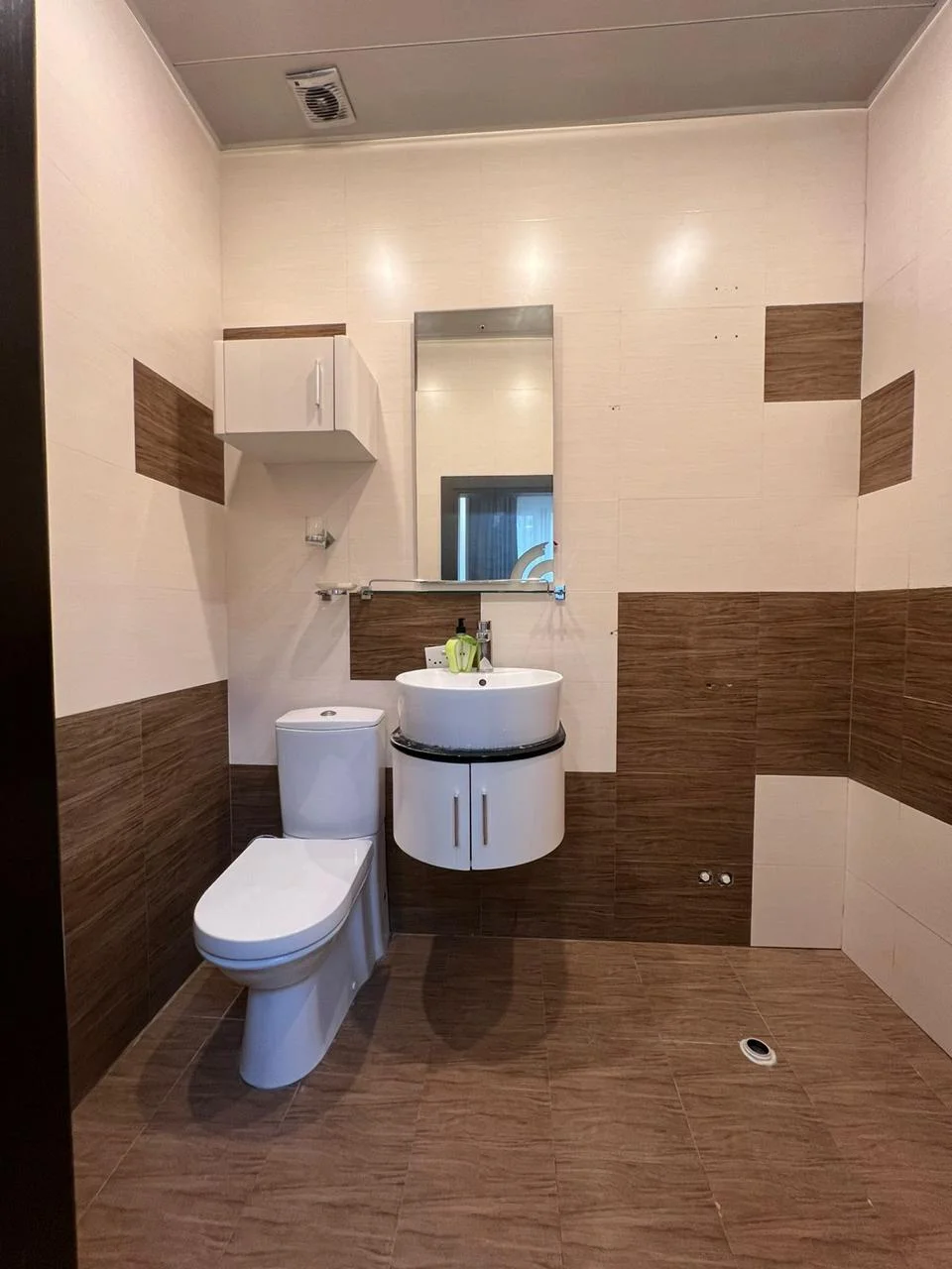 Kirayə 4 otaqlı Mənzil 135 m² Nərimanov r.