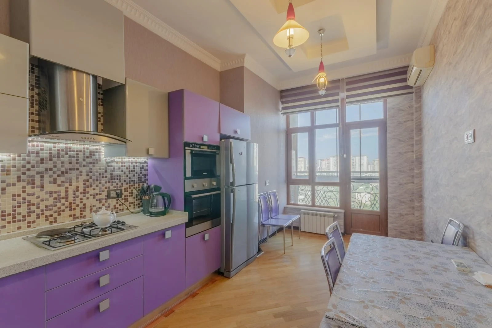 Kirayə 3 otaqlı Mənzil 135 m² Yasamal r.