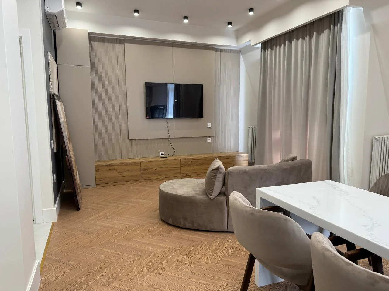 Kirayə 2 otaqlı Mənzil 80 m² Xətai r.