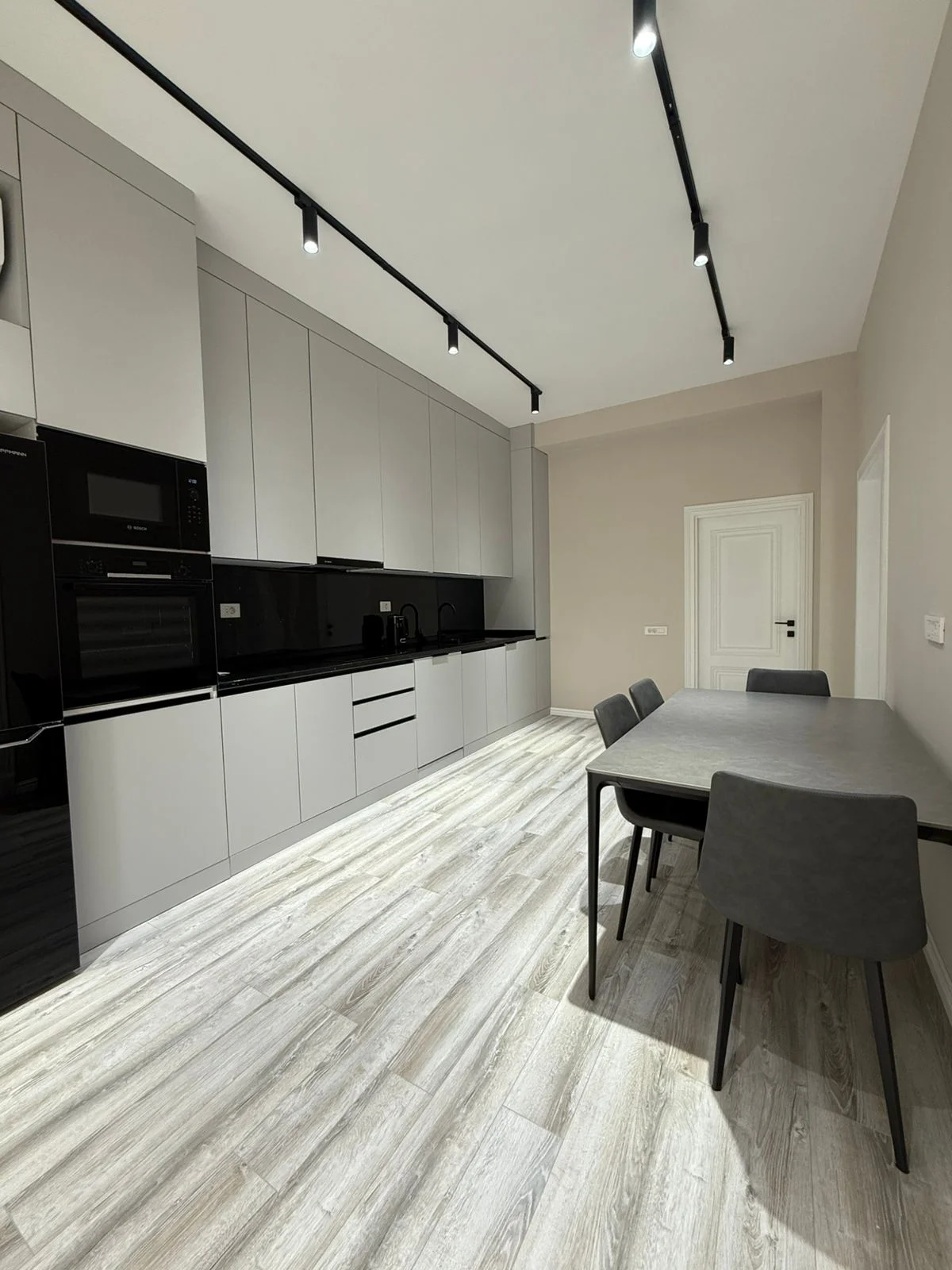 Kirayə 2 otaqlı Mənzil 100 m² Xətai r.