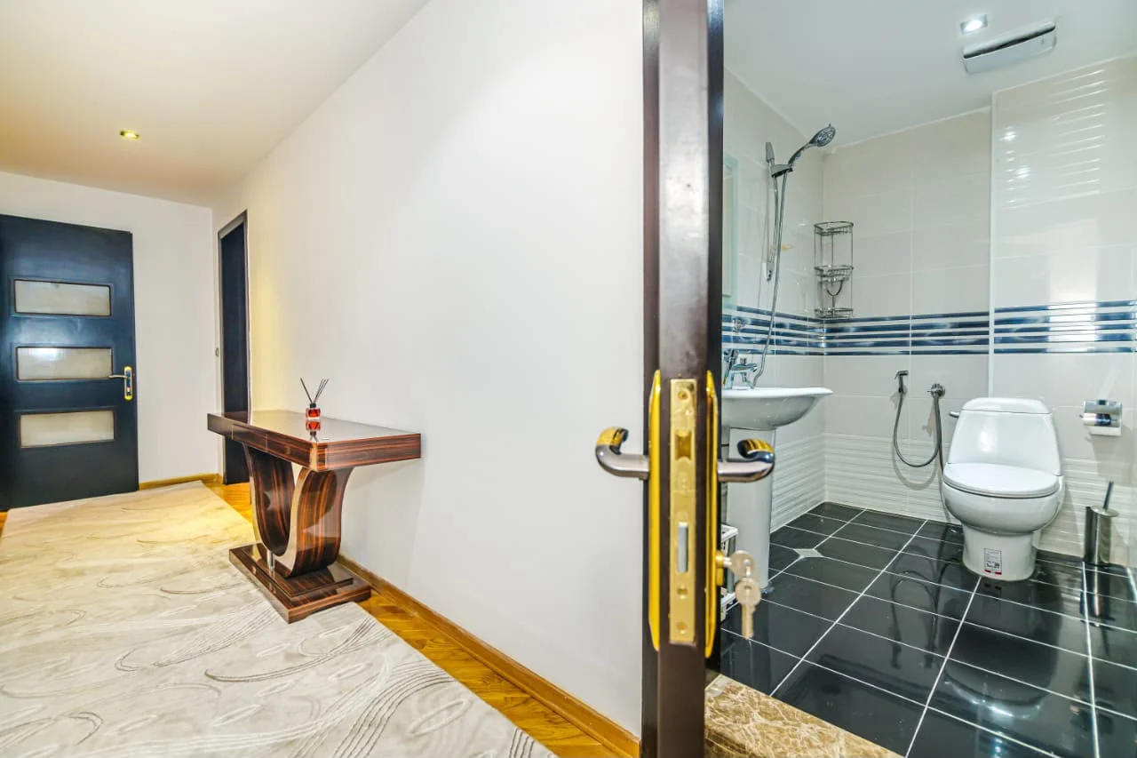 Kirayə 3 otaqlı Mənzil 102 m² Nəsimi r. – şəkil 17