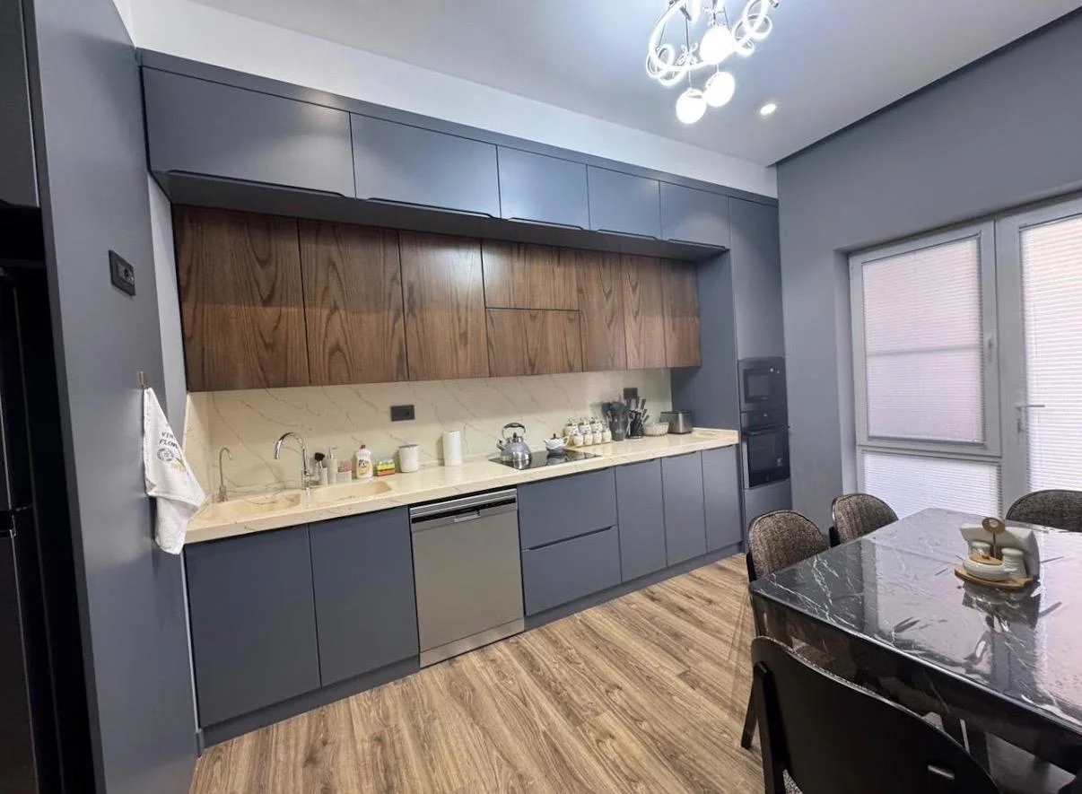 Kirayə 3 otaqlı Mənzil 140 m² Xətai r.