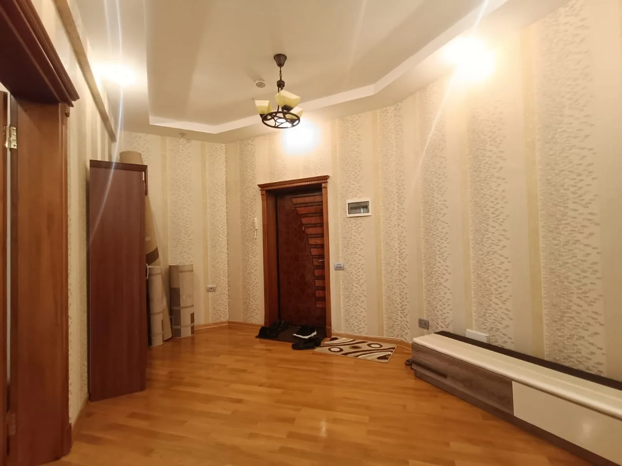 Kirayə 3 otaqlı Mənzil 137 m² Xətai r.