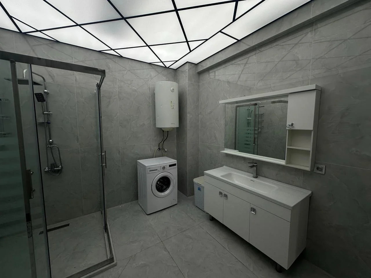 Kirayə 5 otaqlı Mənzil 245 m² Nəsimi r.