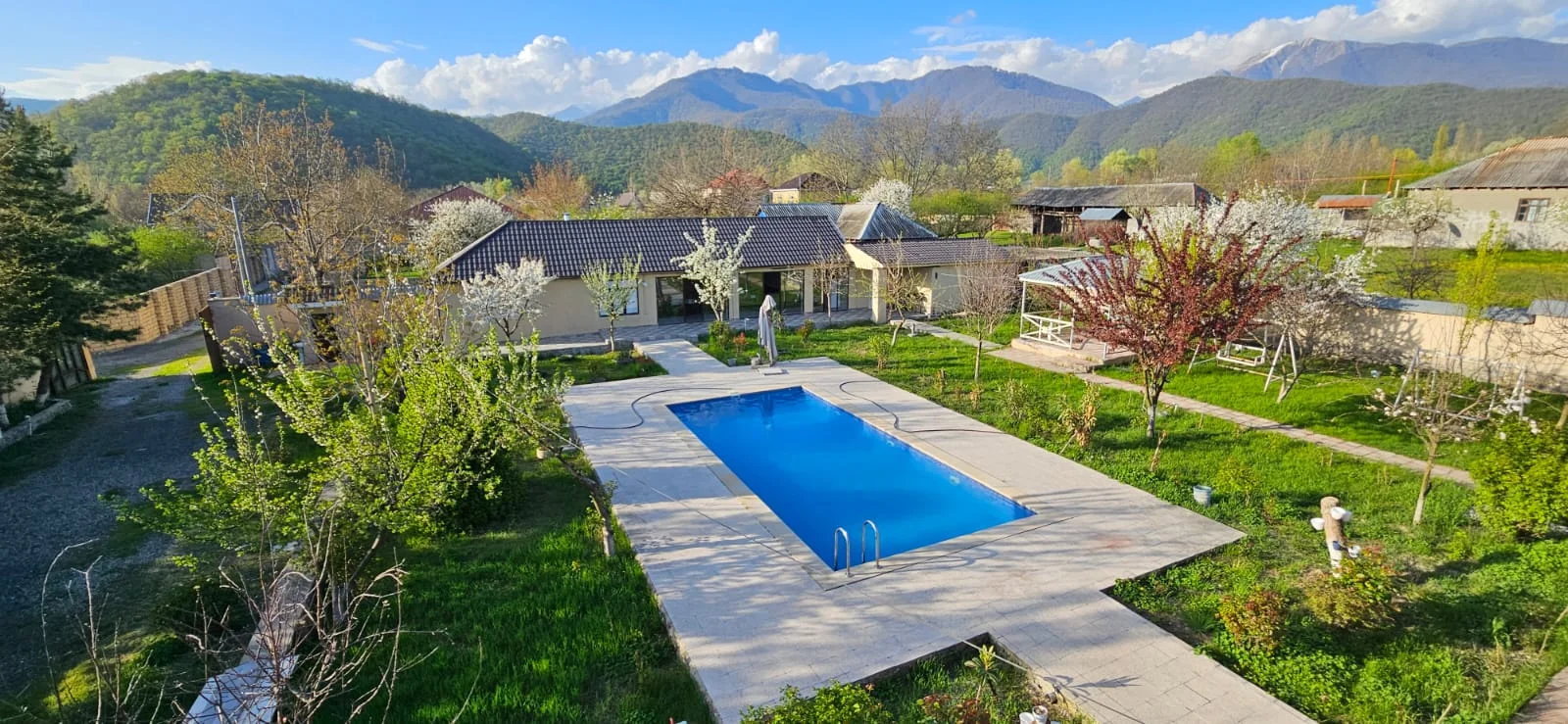 Satılır 12 otaqlı Həyət evi / Bağ evi 280 m² Qəbələ – şəkil 2