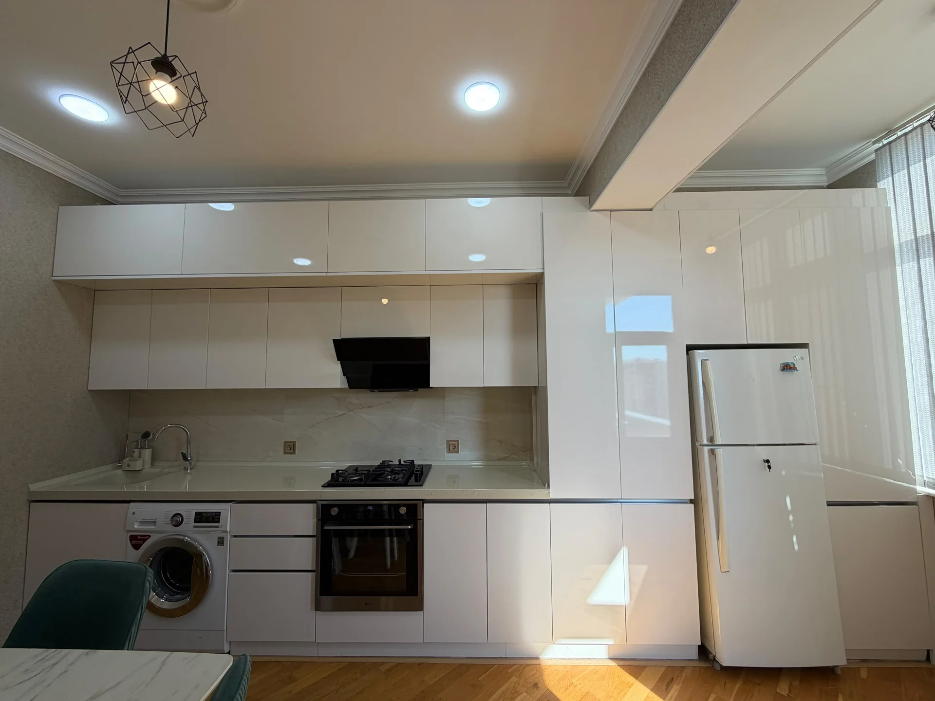 Kirayə 2 otaqlı Mənzil 70 m² Xətai r.