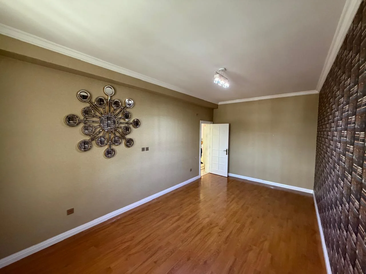 Kirayə 4 otaqlı Mənzil 240 m² Nəsimi r.