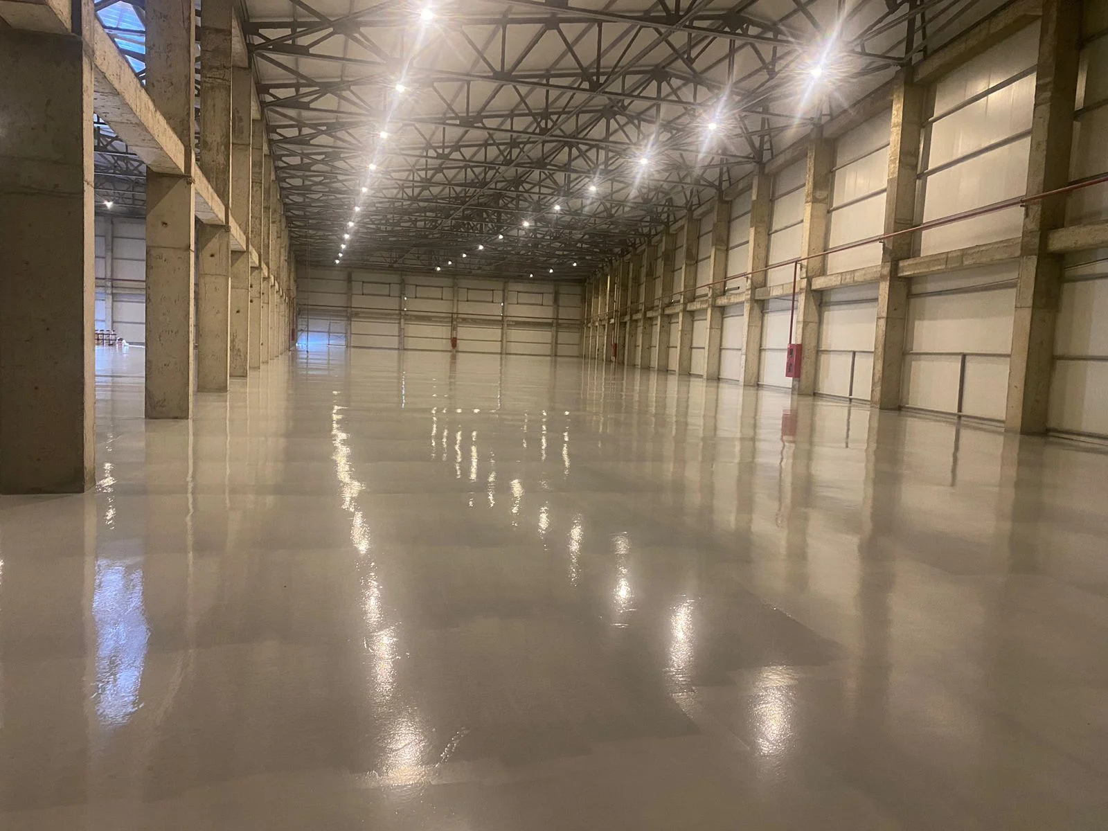 Kirayə Anbar 1400 m² Binəqədi r.