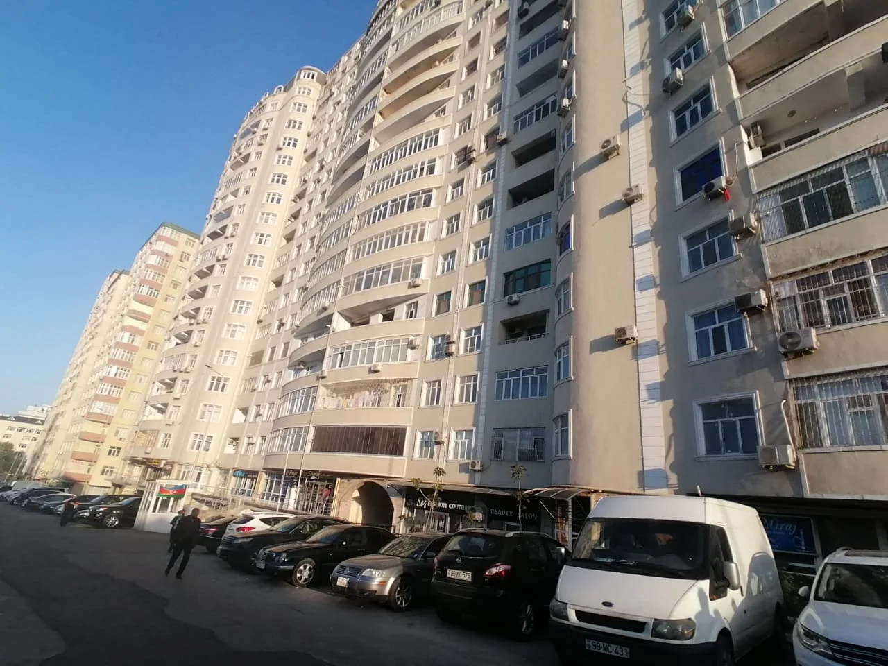 Satılır 2 otaqlı Mənzil 84 m² Yasamal r. İnşaatçılar m. – şəkil 1