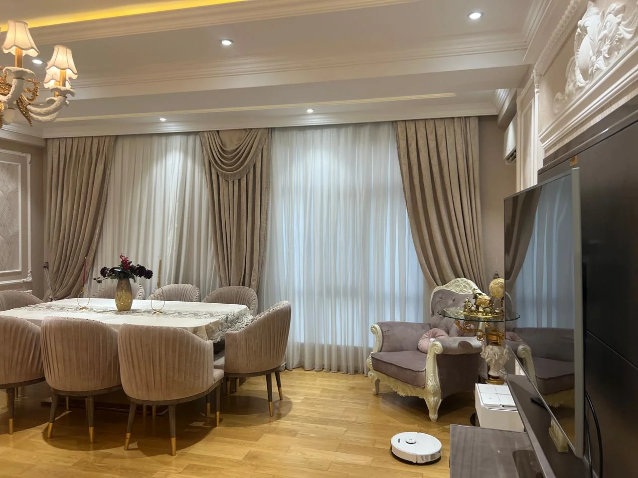 Satılır 4 otaqlı Mənzil 4 m² Nəsimi r.