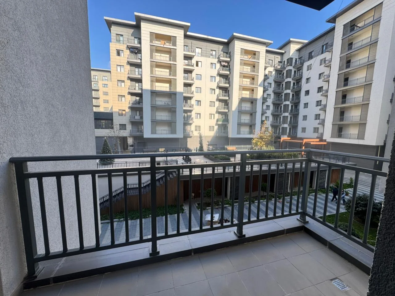 Kirayə 3 otaqlı Mənzil 140 m² Xətai r.