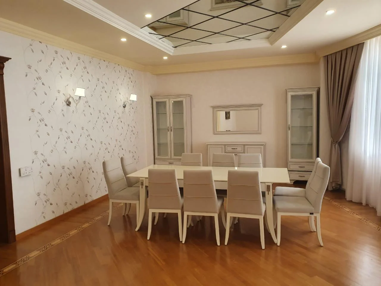 Kirayə 3 otaqlı Mənzil 280 m² Yasamal r.