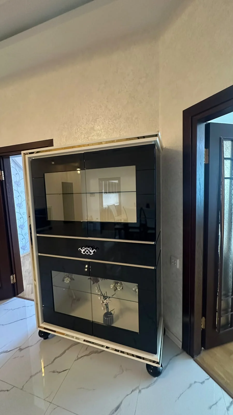 Kirayə 4 otaqlı Mənzil 235 m² Nəsimi r. – şəkil 13