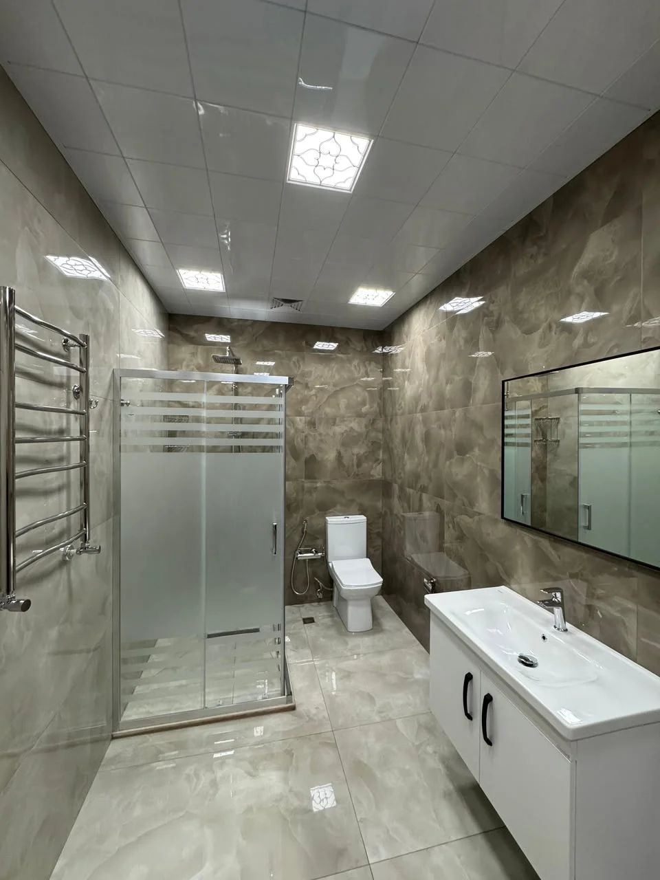 Kirayə 3 otaqlı Mənzil 152 m² Nəsimi r. – şəkil 15