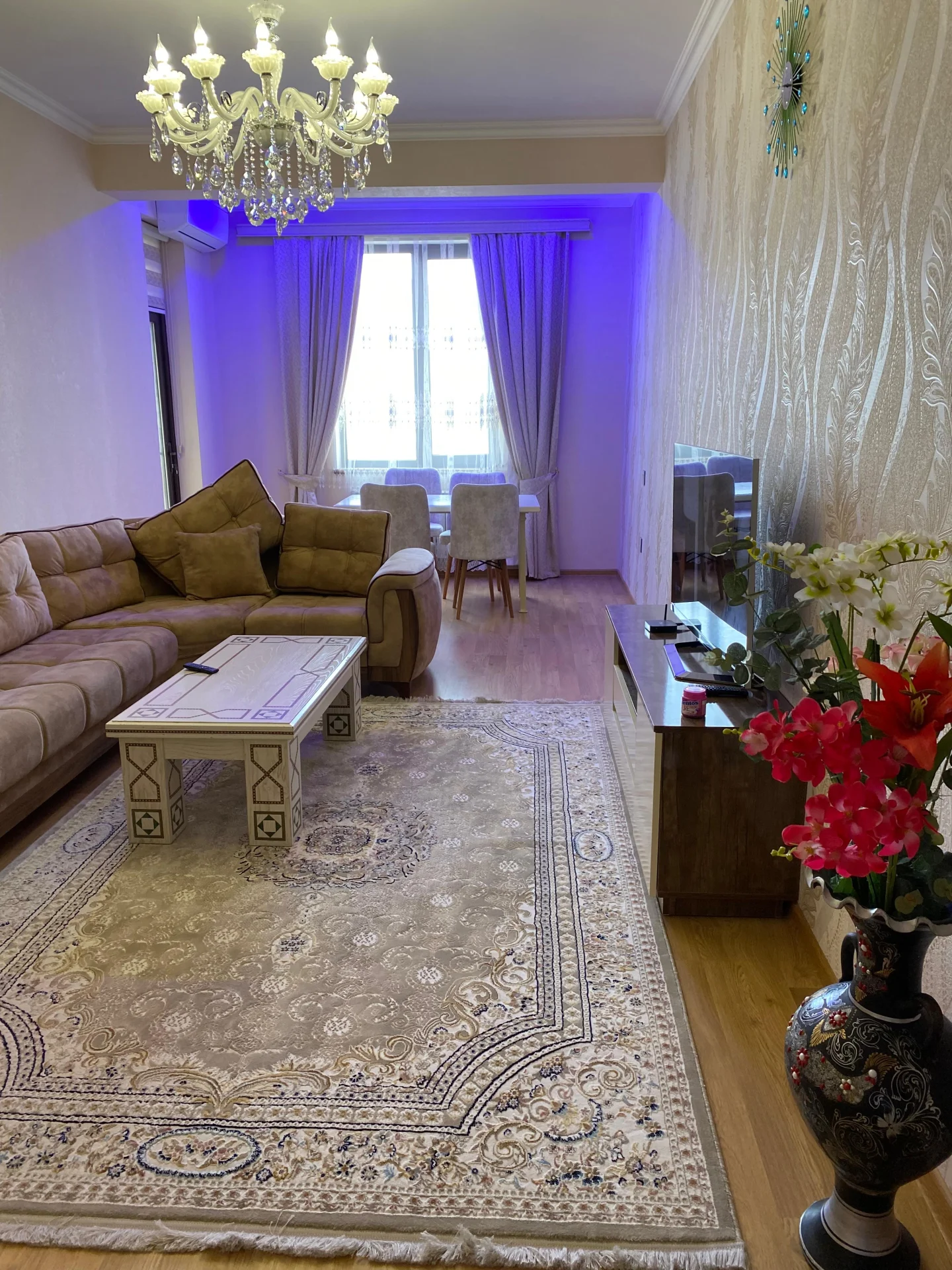 Kirayə 2 otaqlı Mənzil 100 m² Nərimanov r. – şəkil 1