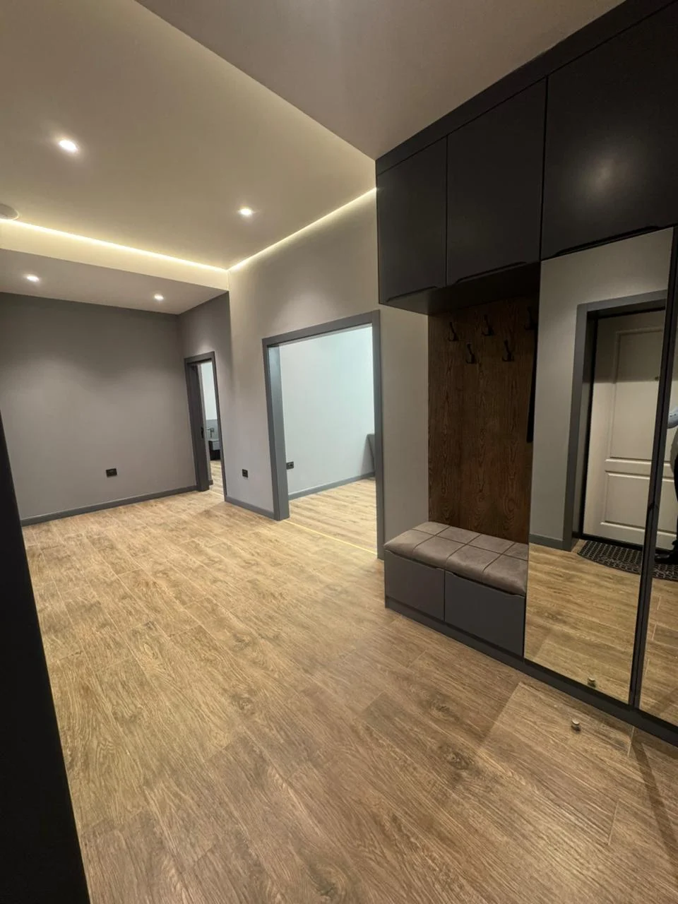 Kirayə 3 otaqlı Mənzil 140 m² Xətai r.