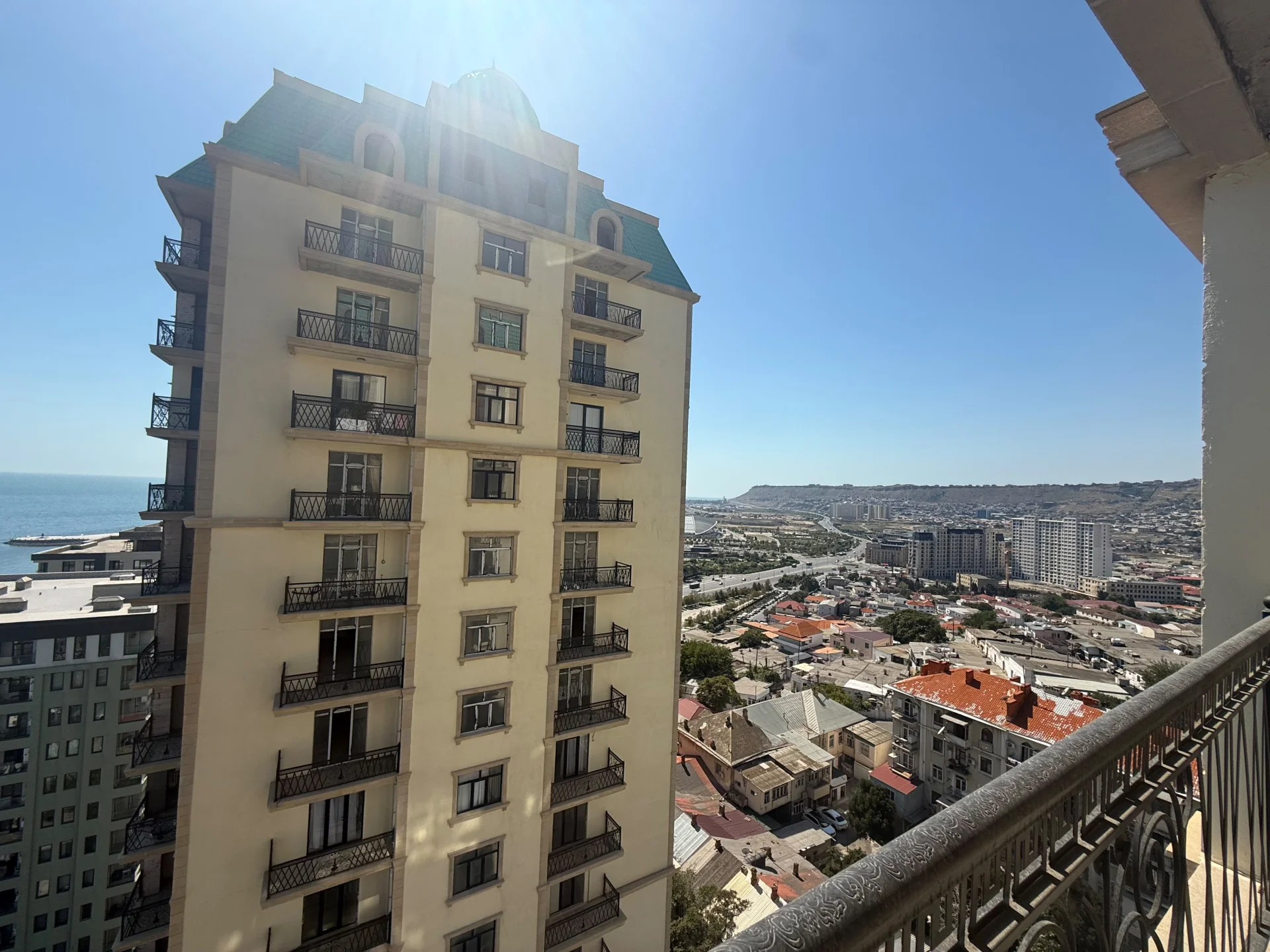 Satılır 4 otaqlı Mənzil 178.1 m² Səbail r.