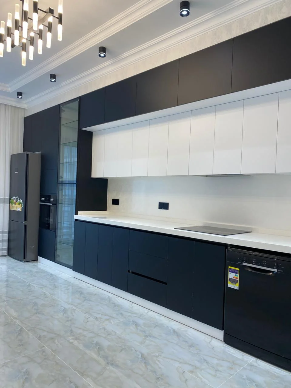 Kirayə 3 otaqlı Mənzil 140 m² Xətai r.