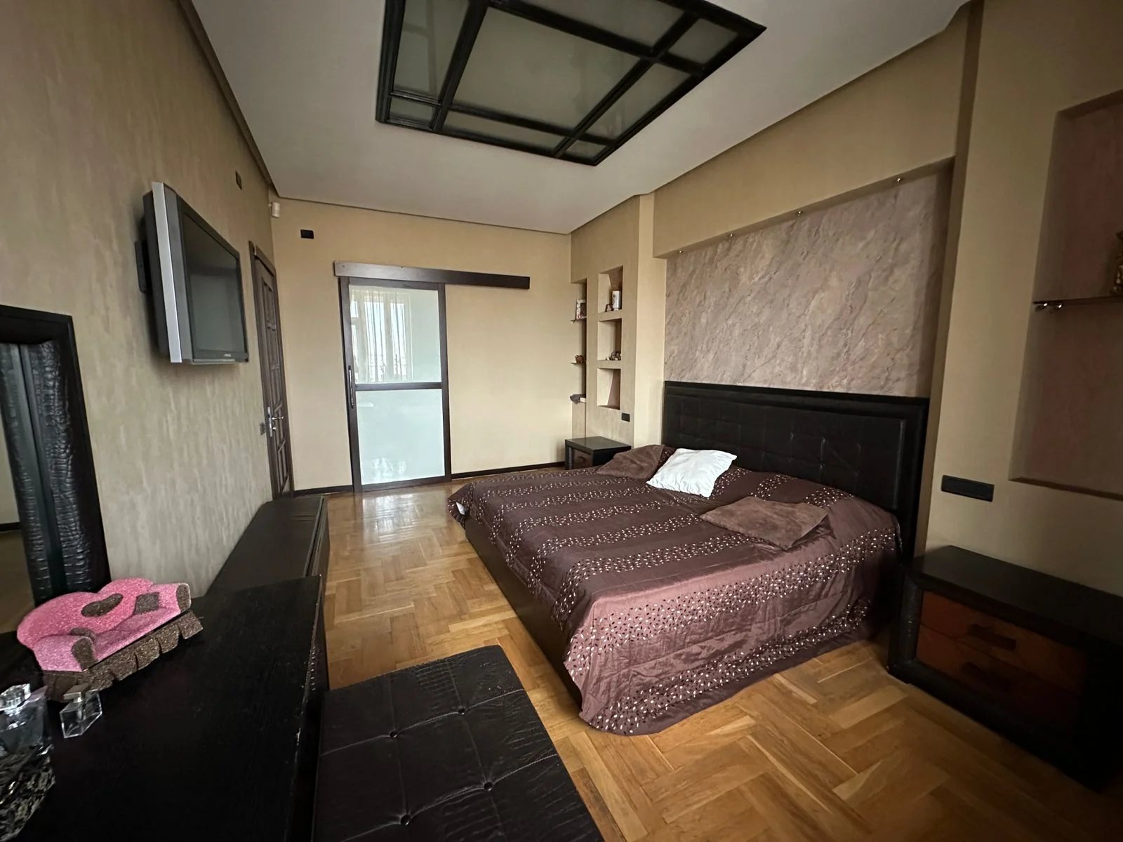 Kirayə 3 otaqlı Mənzil 160 m² Nəsimi r.