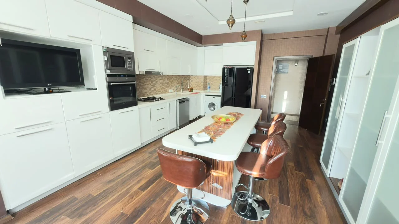 Kirayə 4 otaqlı Mənzil 200 m² Xətai r.