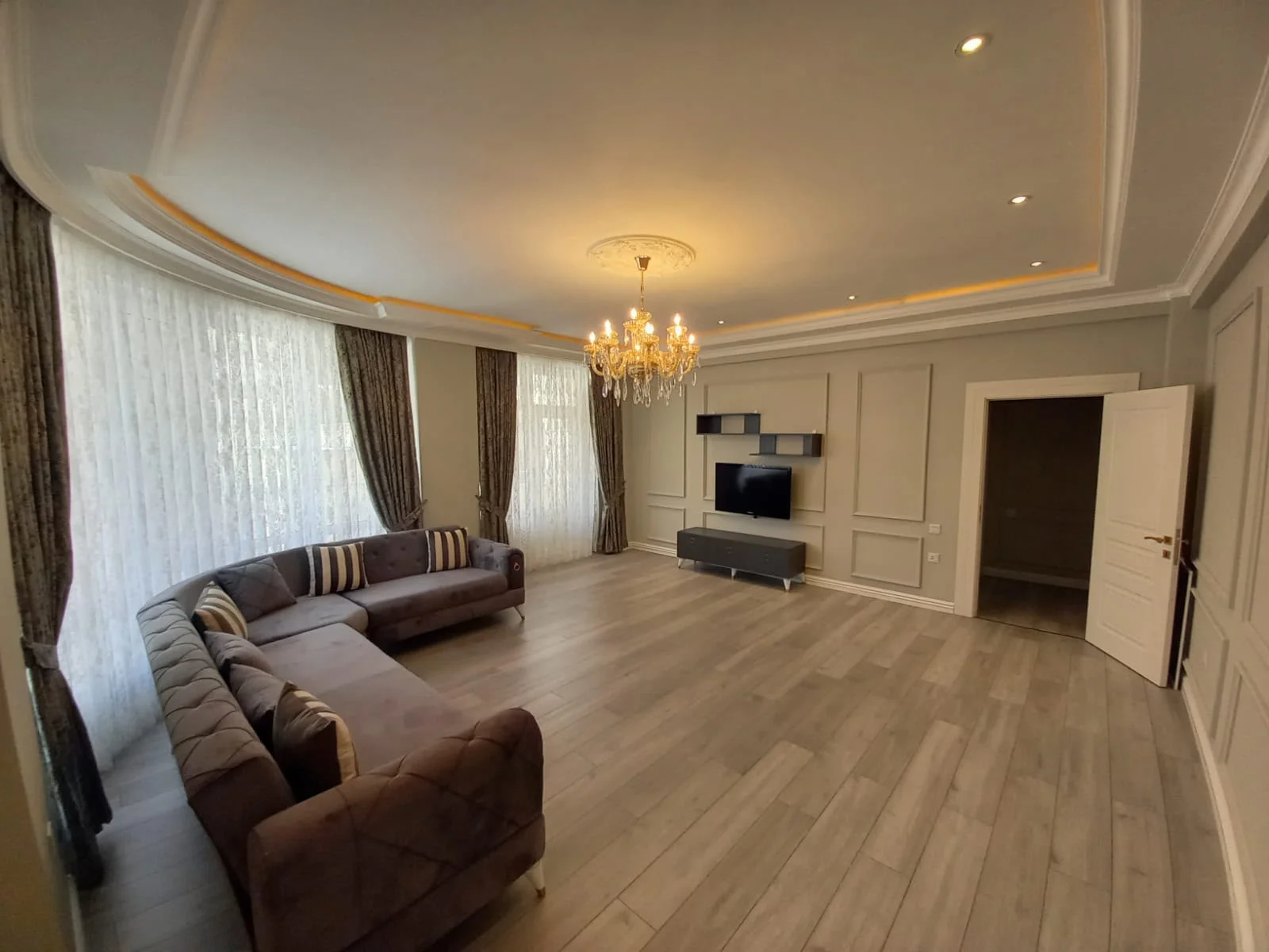 Kirayə 3 otaqlı Mənzil 176 m² Nərimanov r. – şəkil 1