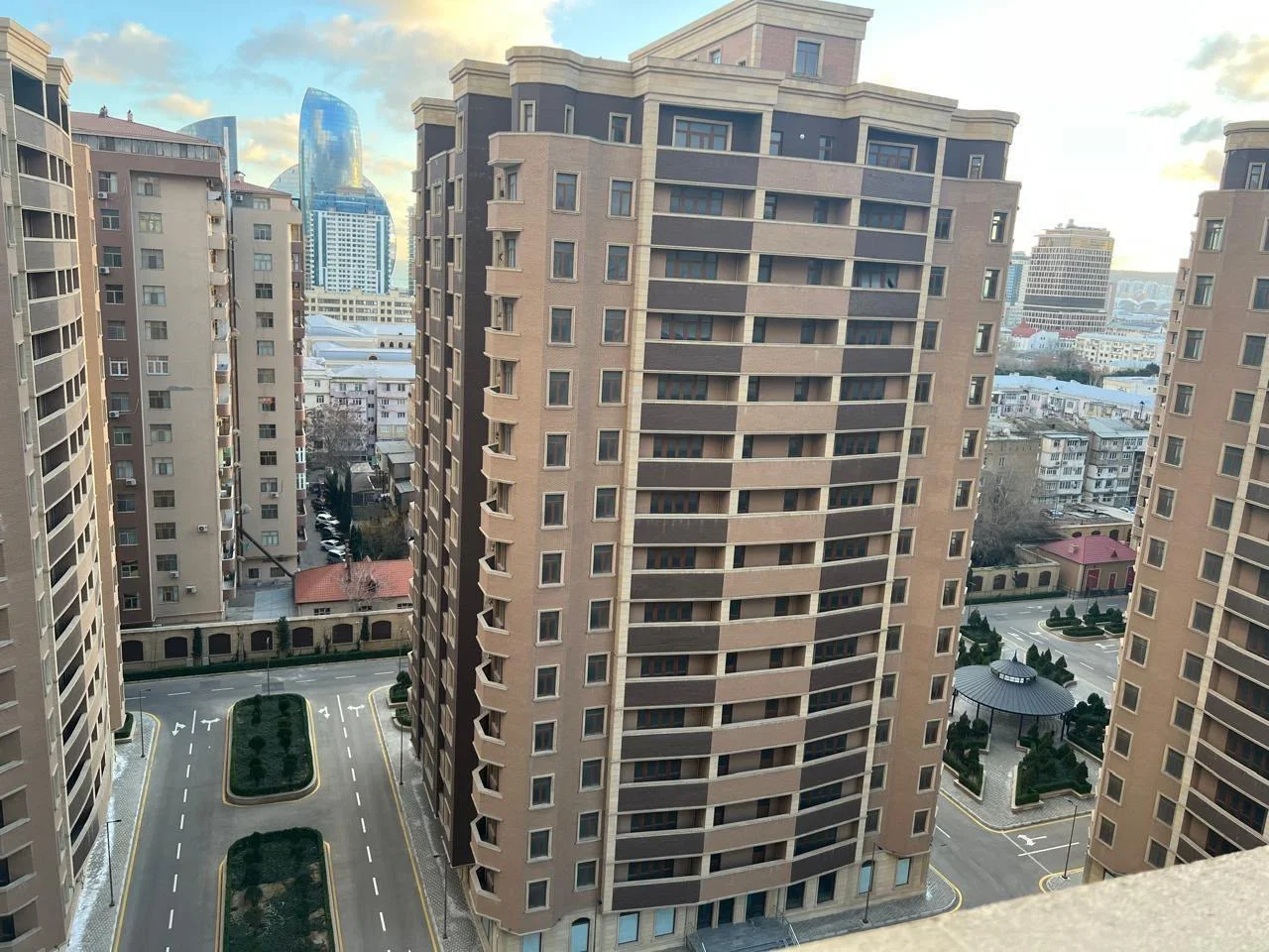Kirayə 2 otaqlı Mənzil 100 m² Nəsimi r.