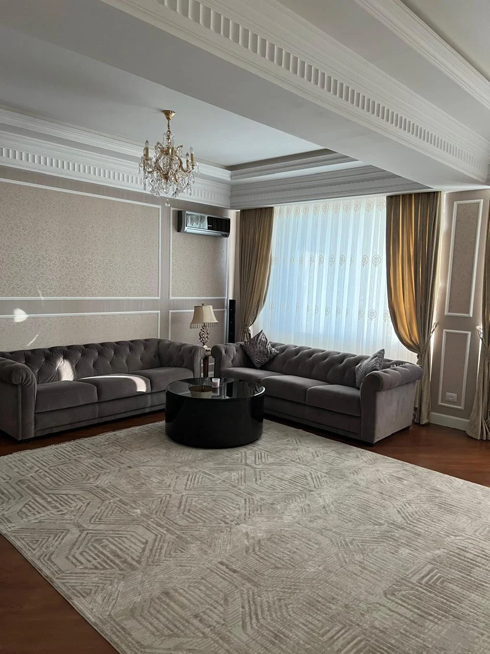 Kirayə 4 otaqlı Mənzil 175 m² Səbail r.