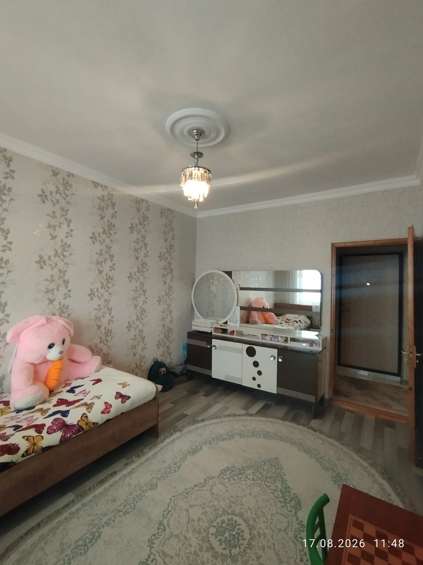 Təcili satılır İşiqli,geniş, təmirl