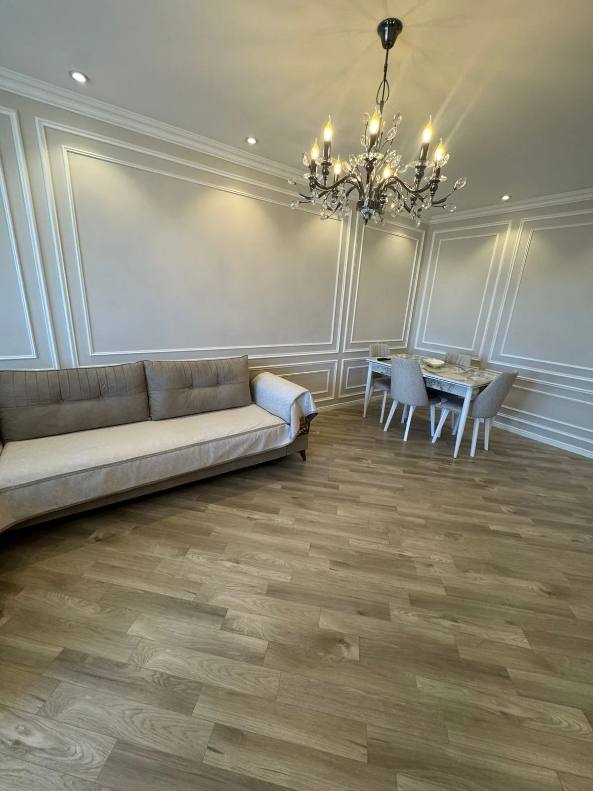 Kirayə 2 otaqlı Mənzil 80 m² Nəsimi r.