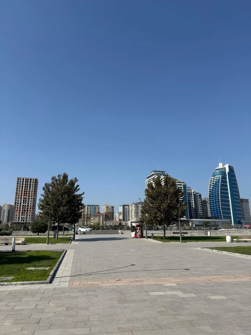 Kirayə 3 otaqlı Mənzil 140 m² Xətai r.