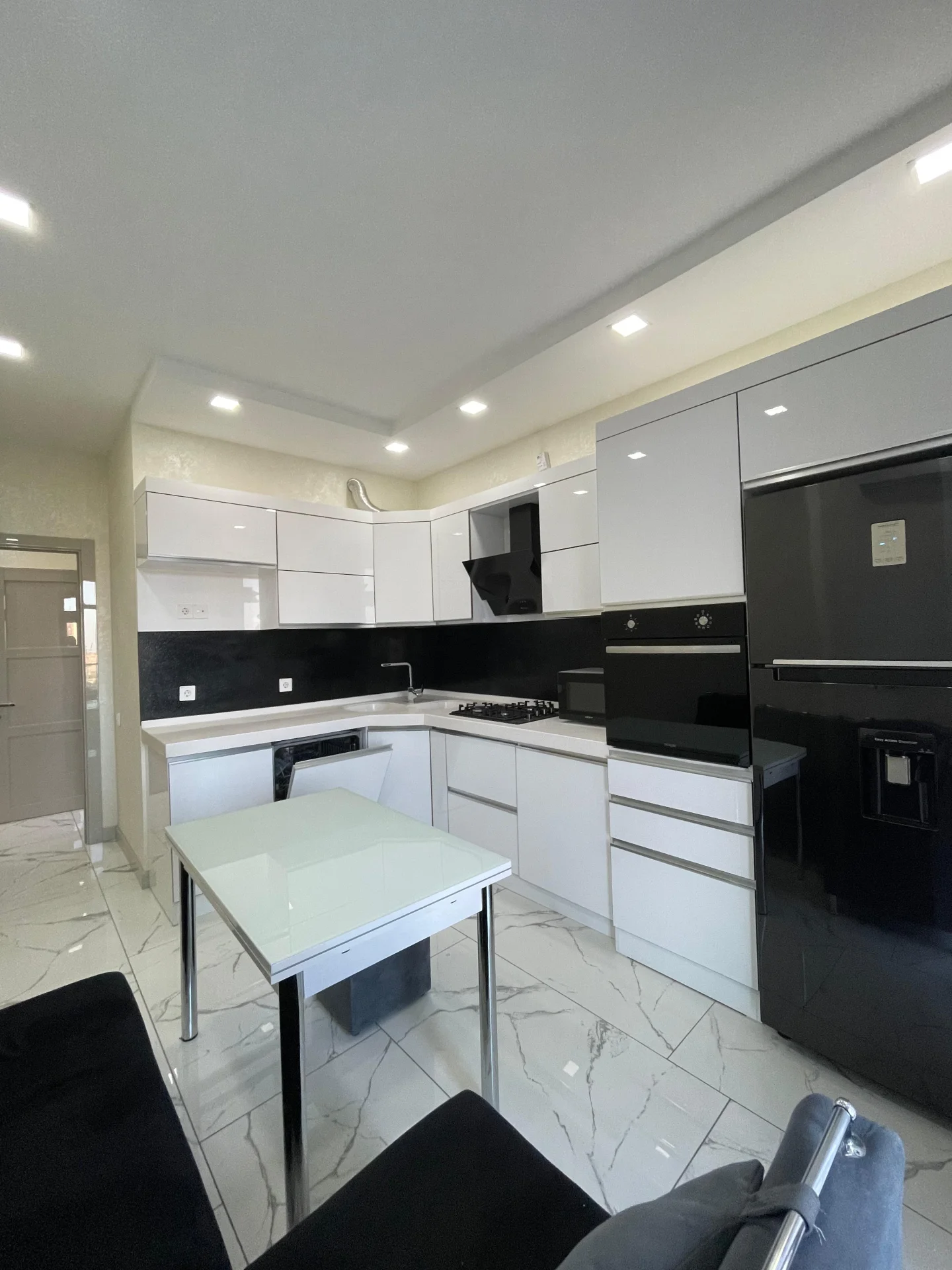 Kirayə 3 otaqlı Mənzil 117 m² Yasamal r. – şəkil 13