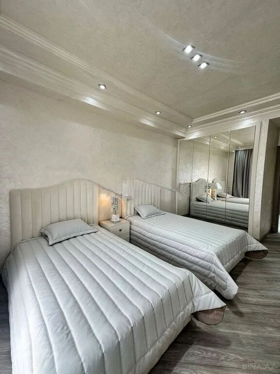 Kirayə 3 otaqlı Mənzil 140 m² Xətai r.