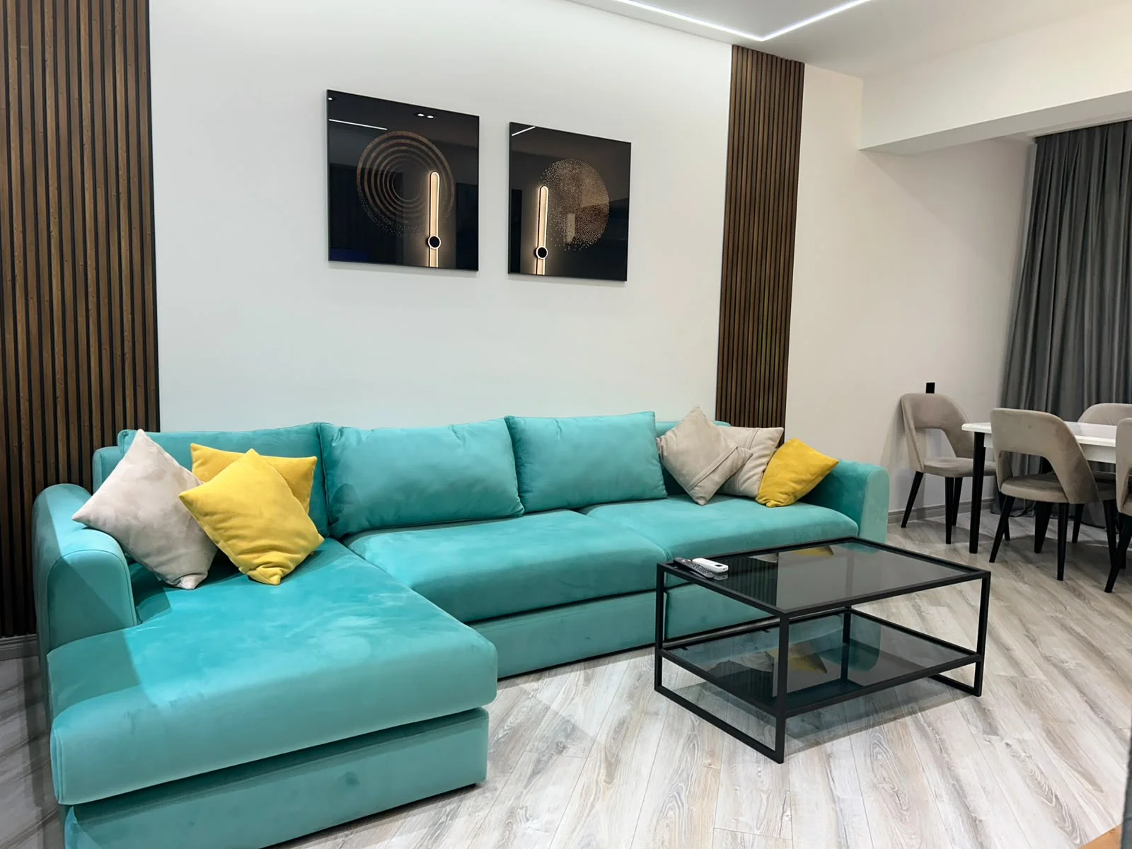 Kirayə 2 otaqlı Mənzil 70 m² Xətai r.