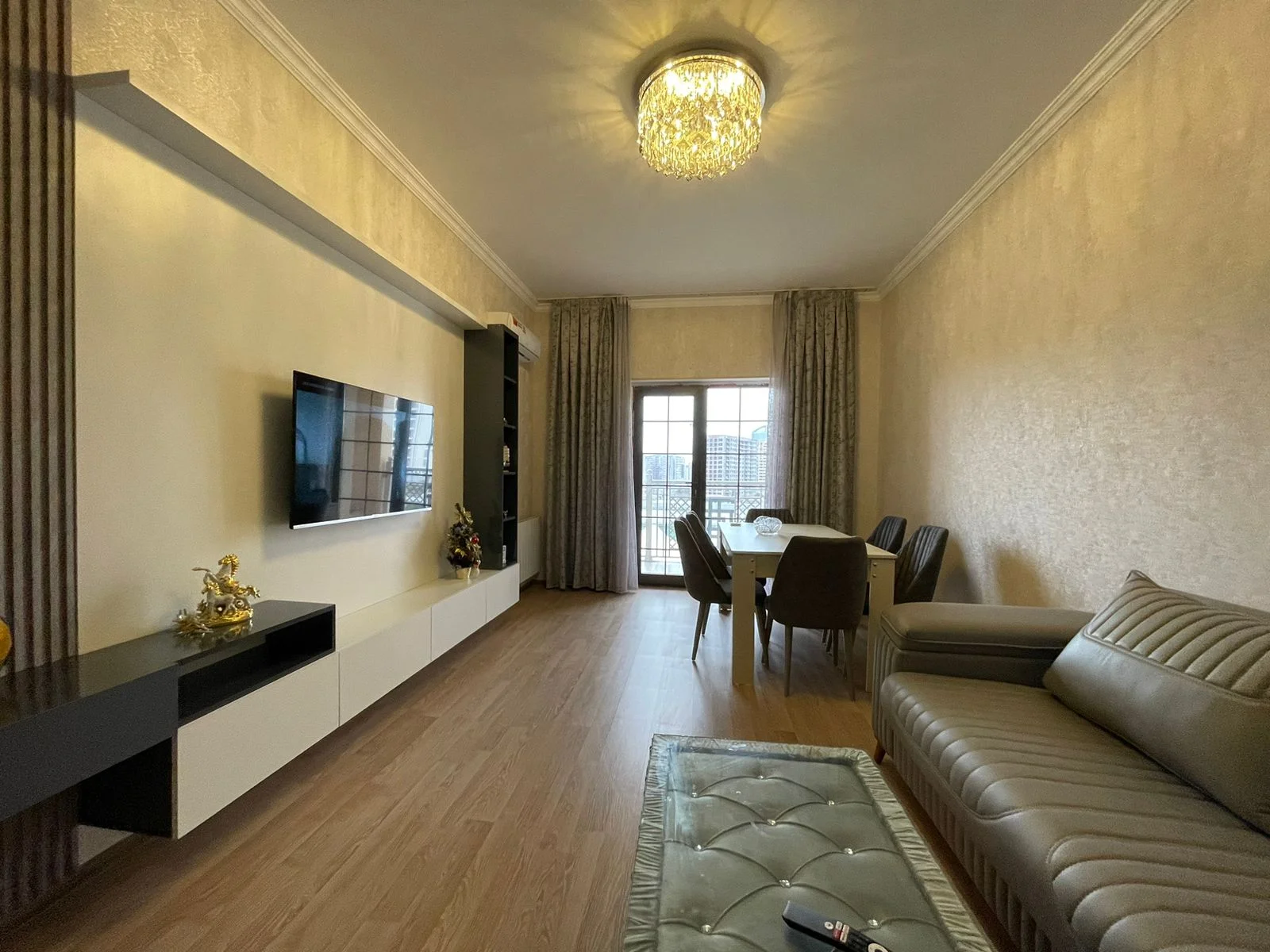 Kirayə 3 otaqlı Mənzil 120 m² Nəsimi r.