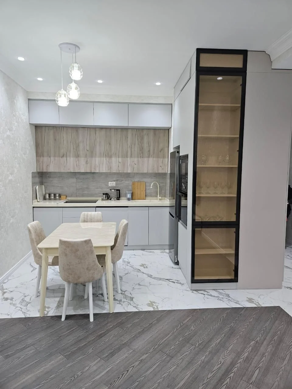 Kirayə 3 otaqlı Mənzil 100 m² Xətai r.