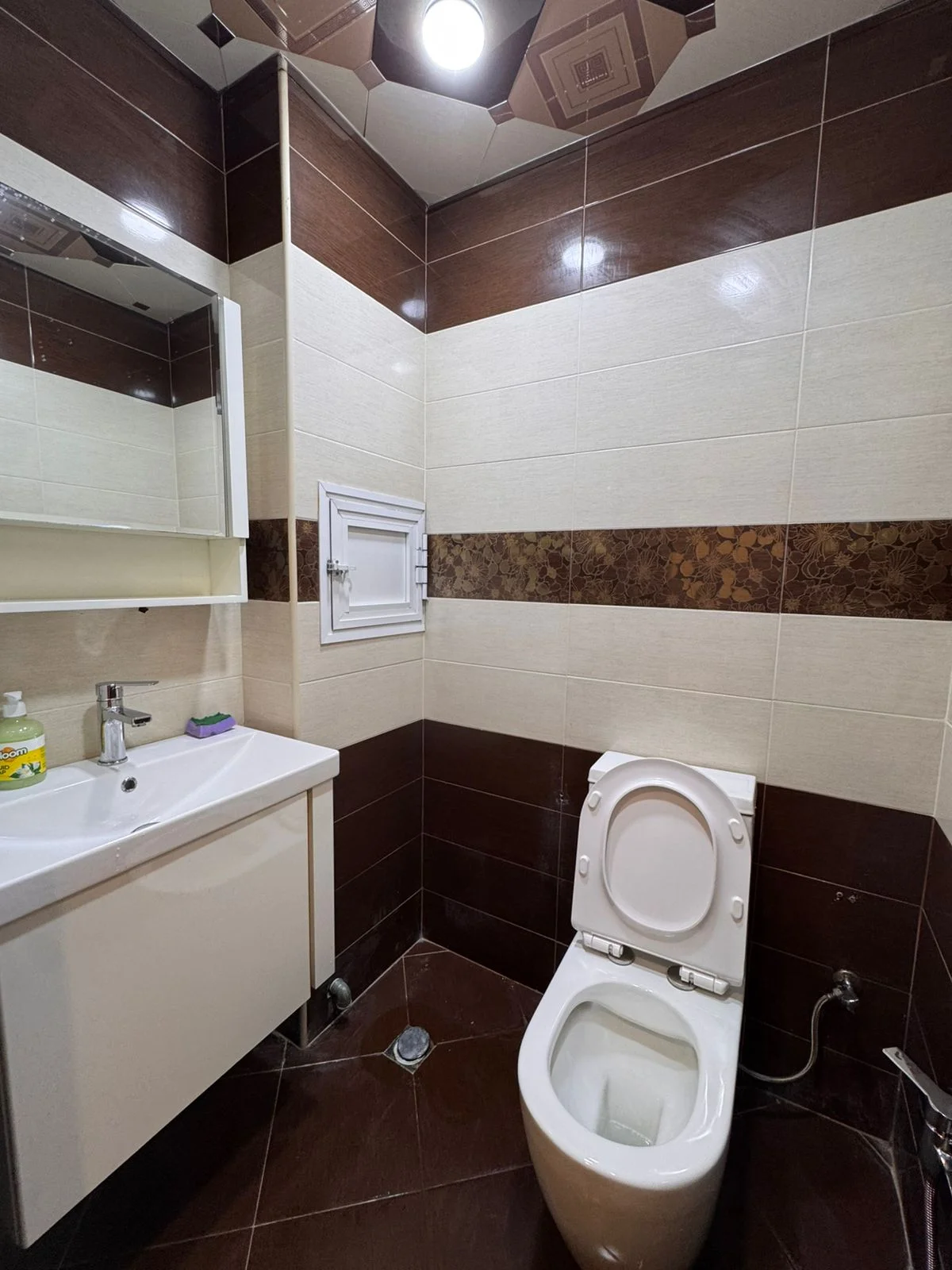 Kirayə 2 otaqlı Mənzil 85 m² Xətai r.