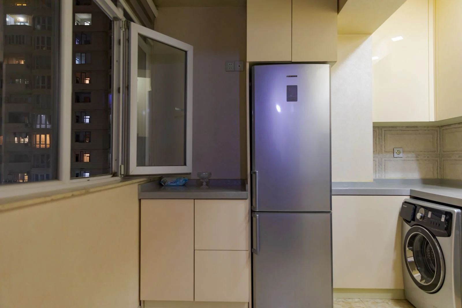 Kirayə 4 otaqlı Mənzil 100 m² Nəsimi r.