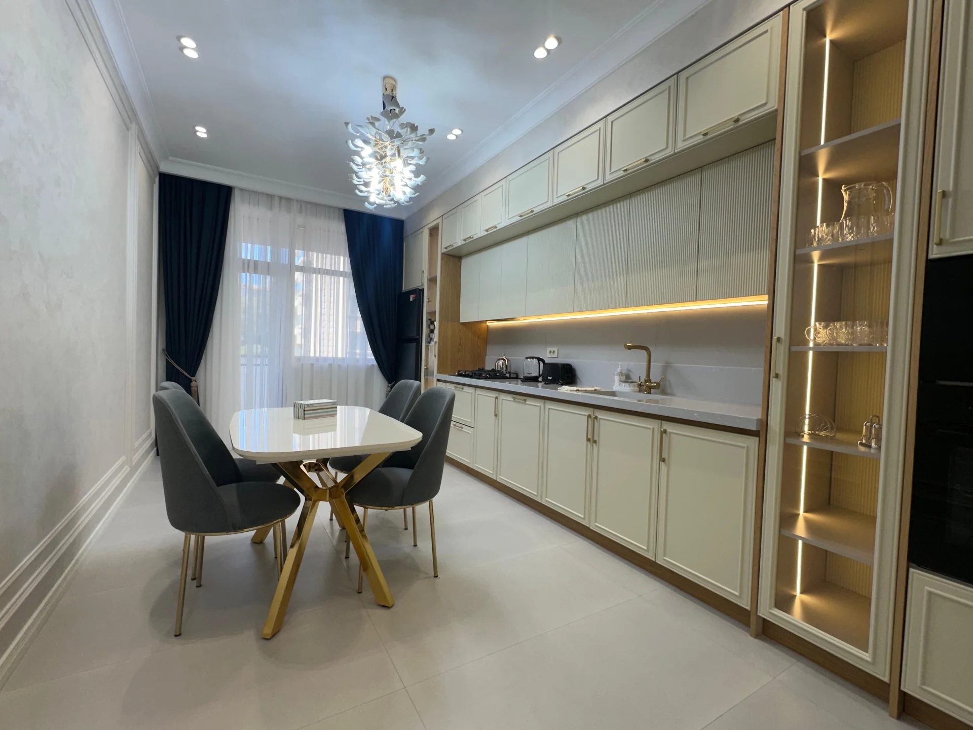 Kirayə 4 otaqlı Mənzil 200 m² Yasamal r. – şəkil 8