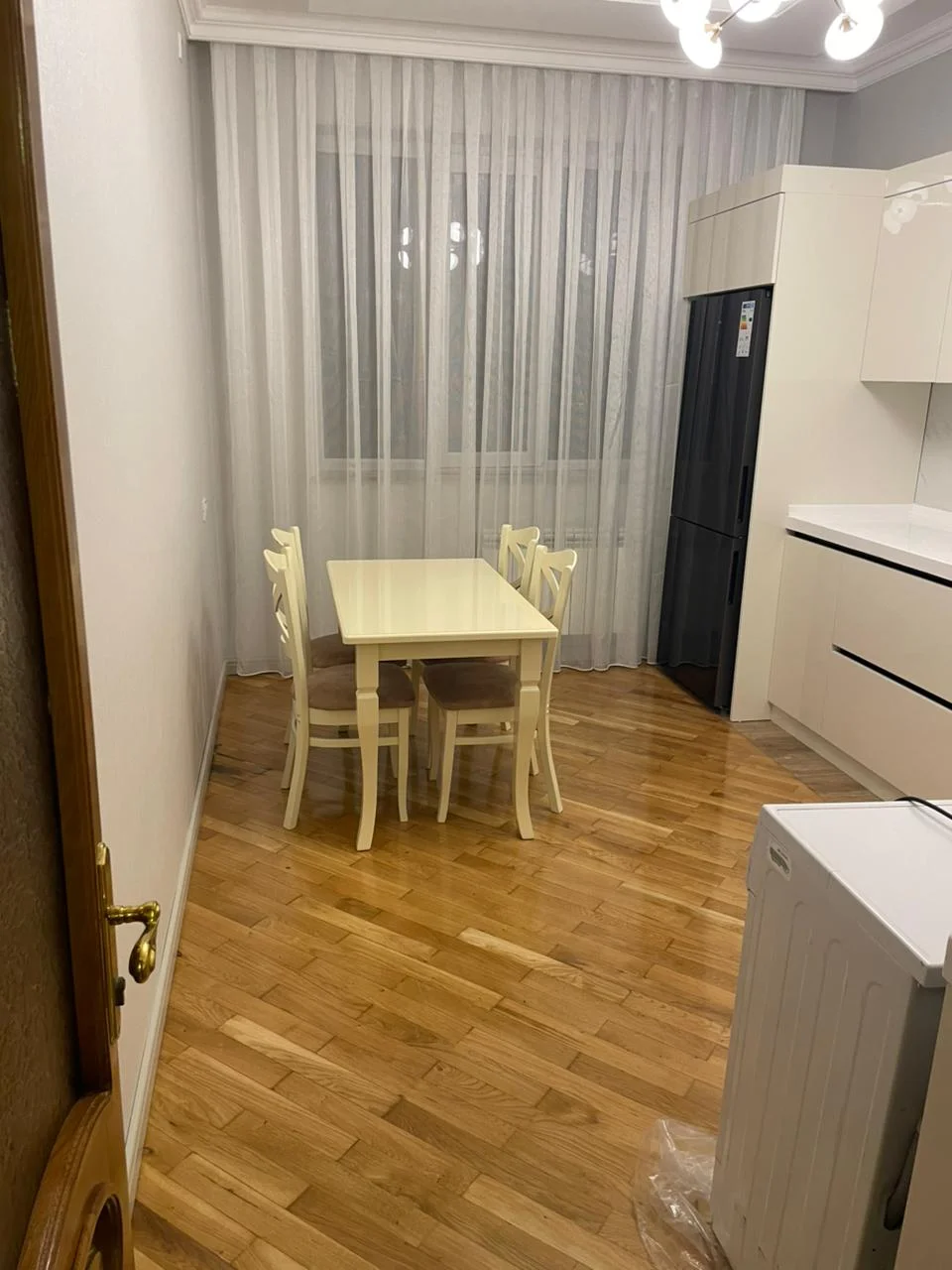 Kirayə 2 otaqlı Mənzil 91 m² Nərimanov r. – şəkil 4