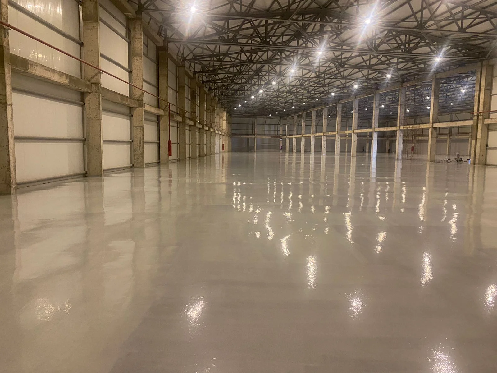 Kirayə Anbar 1400 m² Binəqədi r.