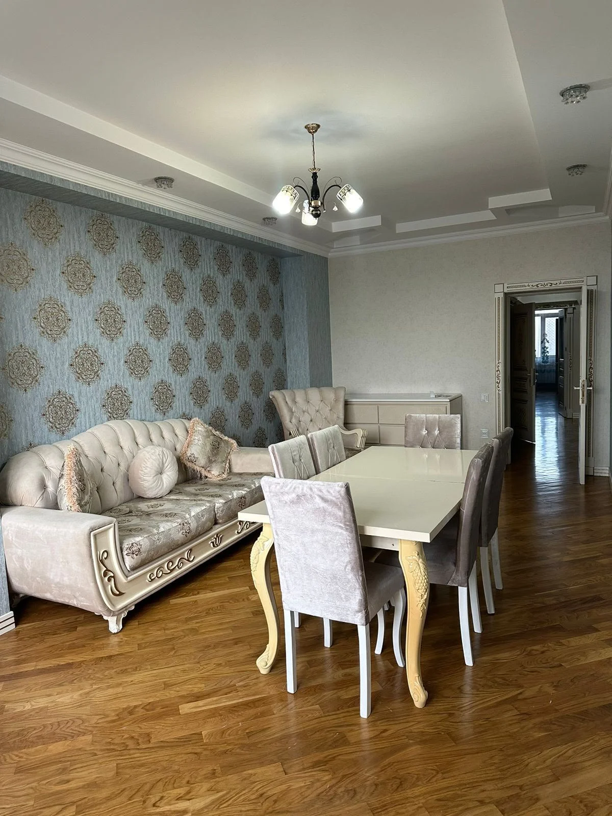 Kirayə 4 otaqlı Mənzil 180 m² Yasamal r. – şəkil 1