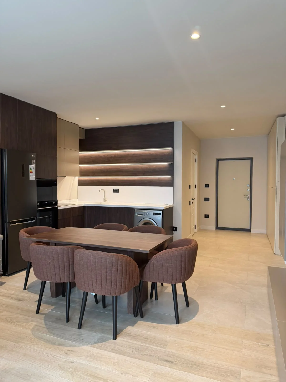 Kirayə 2 otaqlı Mənzil 97 m² Xətai r.