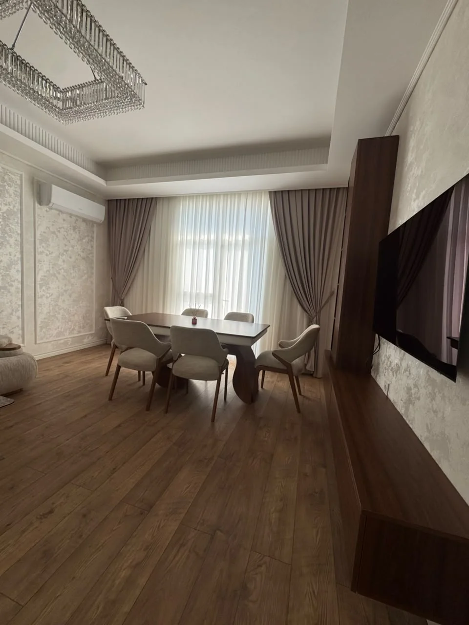 Kirayə 3 otaqlı Mənzil 158 m² Xətai r.